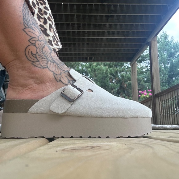 New Platform Clogs - Picture 3 of 6